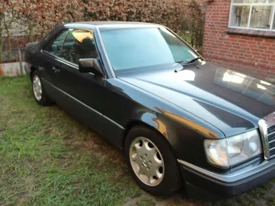 Gebraucht Mercedes 230 132 PS (97 kW) 1992 Schwarz Coupé
