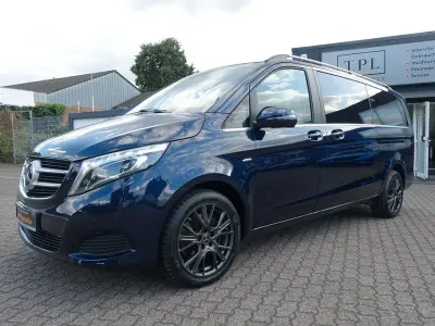 Gebraucht Mercedes V250 Avantgarde Edition 190 PS (139 kW) 2017 Blau Van / Kleinbus