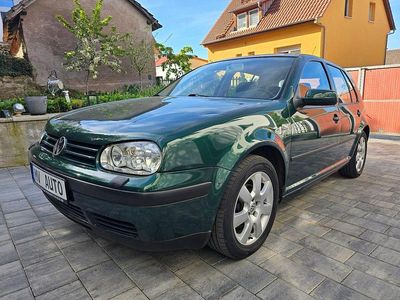 Second-hand VW Golf IV 105 CP (77 kW) 2002 Verde Berlinǎ