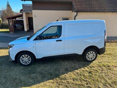 Second-hand Ford Transit Trend 101 CP (74 kW) 2024 Alb Monovolum