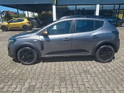 Neu Dacia Sandero Extreme 122 PS (89 kW) 2026 Grau Limousine