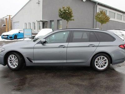 Gebraucht BMW 530 Sport Line 286 PS (210 kW) 2023 Skyscraper grau metallic Kombi