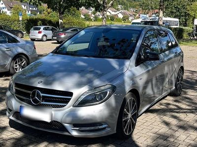 Mercedes B200