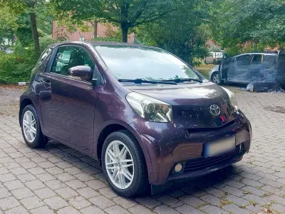 Gebraucht Toyota iQ 68 PS (50 kW) 2009 Violet Kleinwagen