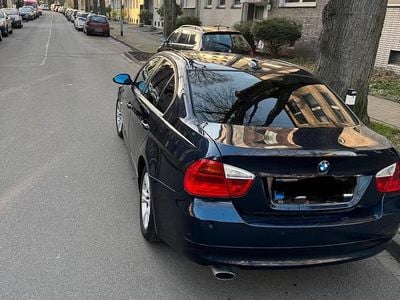 Gebraucht BMW 318 143 PS (105 kW) 2008 Blau Limousine