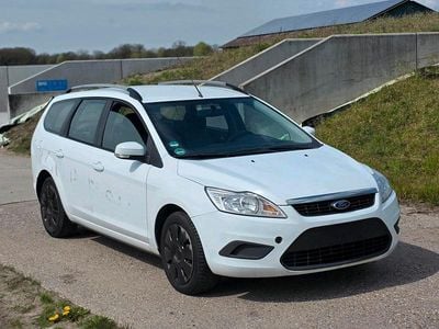 Gebraucht Ford Focus 109 PS (80 kW) 2010 Weiß Kombi