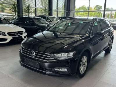 Gebraucht VW Passat 150 PS (110 kW) 2023 Deep black pearlescent Kombi