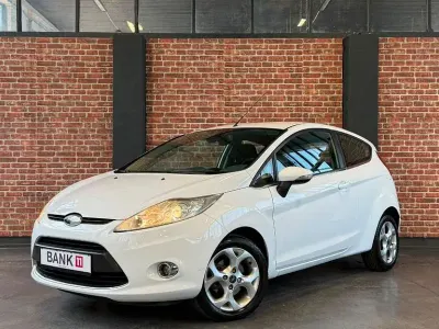 Gebraucht Ford Fiesta Trend 82 PS (60 kW) 2009 Weiß Limousine