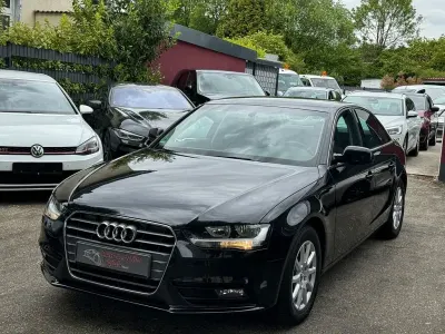 Używany Audi A4 Attraction 170 KM (125 kW) 2012 Czarny Sedan/Limuzyna