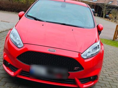 Gebraucht Ford Fiesta ST 182 PS (133 kW) 2015 Rot Kleinwagen
