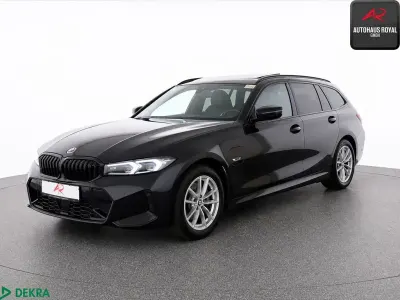 Gebraucht BMW 320e M Sport 204 PS (150 kW) 2022 Black sapphire Kombi
