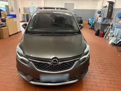 Gebraucht Opel Zafira Edition 140 PS (102 kW) 2017 Grau Van / Kleinbus