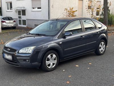 Gebraucht Ford Focus 100 PS (73 kW) 2006 Grau Kleinwagen