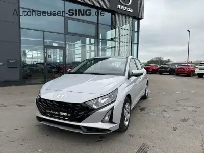 Neu Hyundai i20 90 PS (66 kW) 2026 Grau Kleinwagen