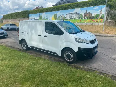 Gebraucht Peugeot Expert Premium 122 PS (89 kW) 2020 Weiß Van
