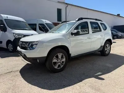 Usata Dacia Duster Lauréate 110 CV (80 kW) 2014 Bianco SUV