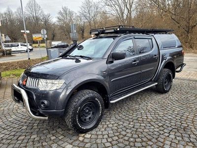 Gebraucht Mitsubishi L200 Intense 178 PS (130 kW) 2011 Grau Pickup