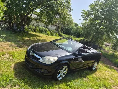 Gebraucht Opel Astra 140 PS (102 kW) 2008 Schwarz Cabrio