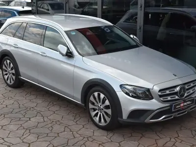Używany Mercedes E400 340 KM (250 kW) 2018 Szary Sedan/Limuzyna