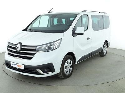 Weiß Gebraucht 2022 Renault Trafic Life Van / Kleinbus | 26.980 €