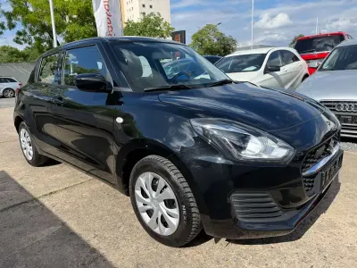 Occasion Suzuki Swift Club 83 ch (61 kW) 2021 Noir Citadine