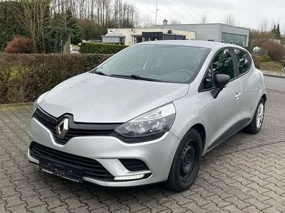 Gebraucht Renault Clio IV Life 75 PS (55 kW) 2017 Silber Limousine