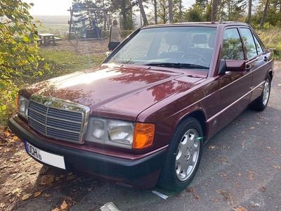 Rot Gebraucht 1992 Mercedes 190 Limousine | 13.977 €