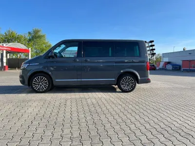 Gebraucht VW Multivan Generation Six 150 PS (110 kW) 2021 Grau Van / Kleinbus