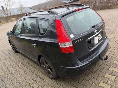 Gebraucht Hyundai i30 Classic 90 PS (66 kW) 2011 Schwarz Kombi