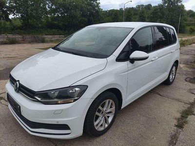 Gebraucht VW Touran Trendline 110 PS (80 kW) 2016 Van / Kleinbus
