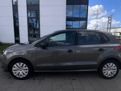 Gebraucht VW Polo Trendline 75 PS (55 kW) 2014 Grau Limousine