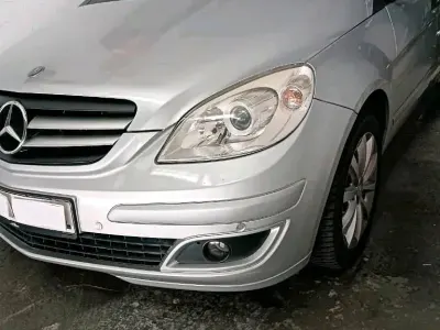 Gebraucht Mercedes B170 116 PS (85 kW) 2005 Silber Van / Kleinbus