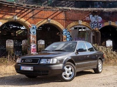 Gebraucht Audi S4 Sport 230 PS (169 kW) 1993 Schwarz Limousine