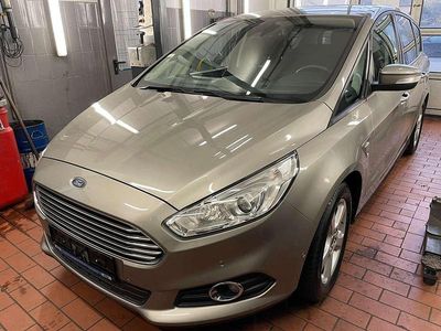 Perlsilber Gebraucht 2016 Ford S-MAX Trend Van / Kleinbus | 10.850 € (Guter Preis)