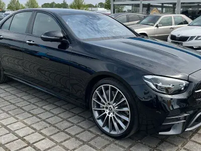 Gebraucht Mercedes E400 AMG 330 PS (242 kW) 2022 Schwarz Limousine