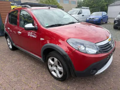 Gebraucht Dacia Sandero Stepway 105 PS (77 kW) 2012 Feuerrot SUV
