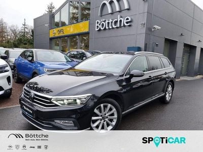 Gebraucht VW Passat Elegance 150 PS (110 kW) 2023 Deep black perleffekt Kombi