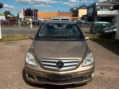 Gebraucht Mercedes B200 136 PS (100 kW) 2005 Gelb Van / Kleinbus