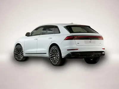 Gebraucht Audi Q8 Design 286 PS (210 kW) 2026 Manufacturer SUV