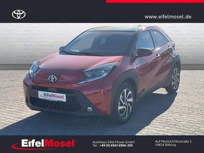 Neu Toyota Aygo X 72 PS (52 kW) 2026 Rot SUV