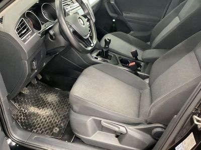 Gebraucht VW Tiguan Trendline 125 PS (91 kW) 2018 Schwarz SUV
