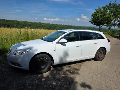 Gebraucht Opel Insignia 160 PS (117 kW) 2012 Weiß Kombi