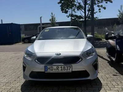 Gebraucht Kia Ceed Vision 136 PS (100 kW) 2021 Grau Kleinwagen