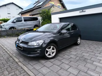 Gebraucht VW Golf VII 105 PS (77 kW) 2014 Grau Limousine