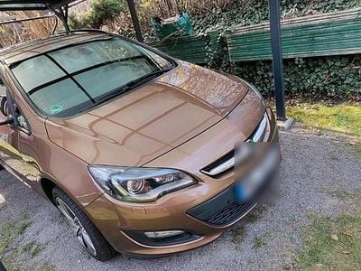 Usata Opel Astra Style 136 CV (100 kW) 2014 Marrone Station wagon