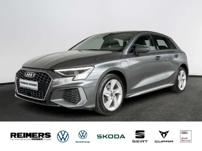 Begagnad Audi A3 S-Line 204 HK (150 kW) 2022 Grå Sedan