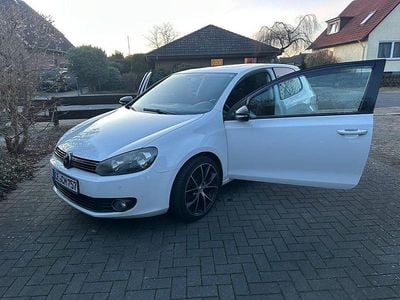 Weiß Gebraucht 2009 VW Golf VI Comfortline Kleinwagen | 4.200 € (Fairer Preis)