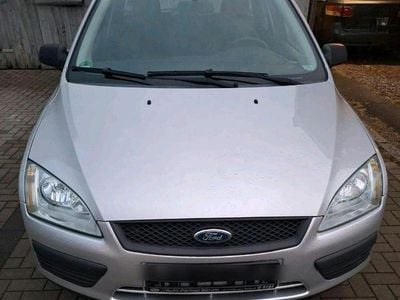 Silber Gebraucht 2005 Ford Focus Kombi | 2.049 € (Fairer Preis)