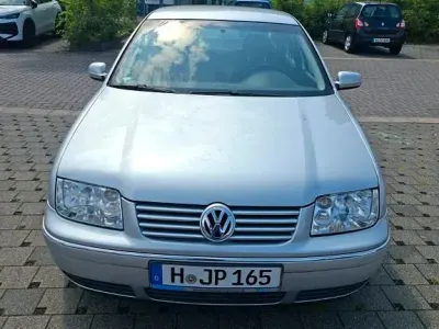 Gebraucht VW Bora Pacific 102 PS (75 kW) 2003 Silber Limousine