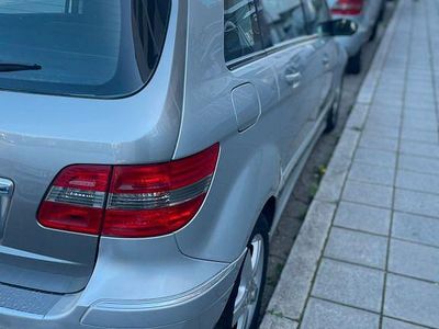 Usata Mercedes B200 140 CV (102 kW) 2005 Argento Monovolume